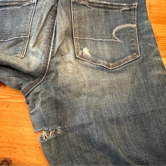 American Eagle Outfitters Super Super Stretch
Super Hi-Rise Ripped Jeggings 8 - Picture 2 of 10